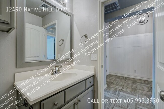 Building Photo - 12490 Native Hill Dr