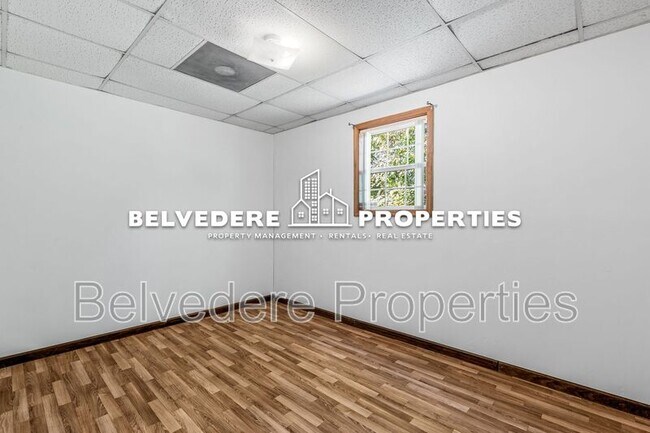 Building Photo - 1210 Valley View St