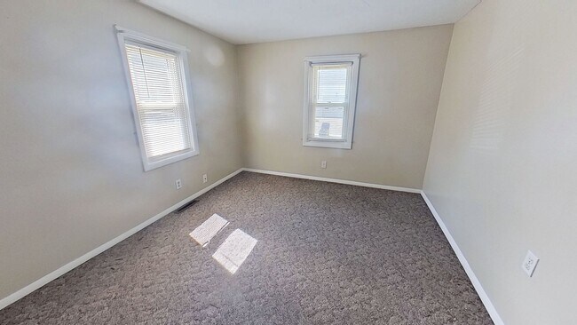Building Photo - Charming Single Family Home