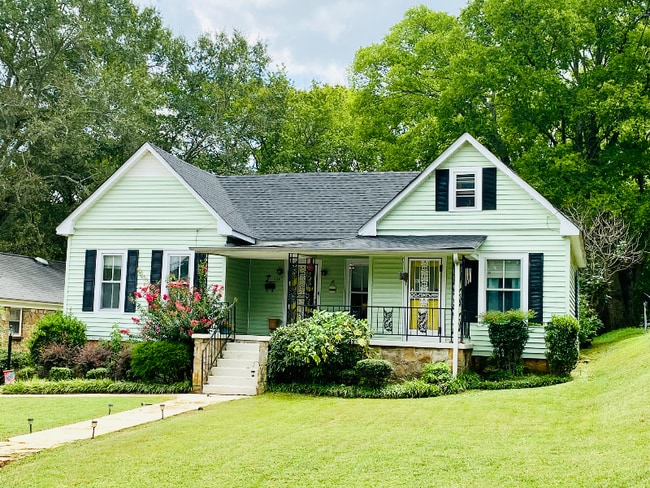 Building Photo - 1114 E Reeder St