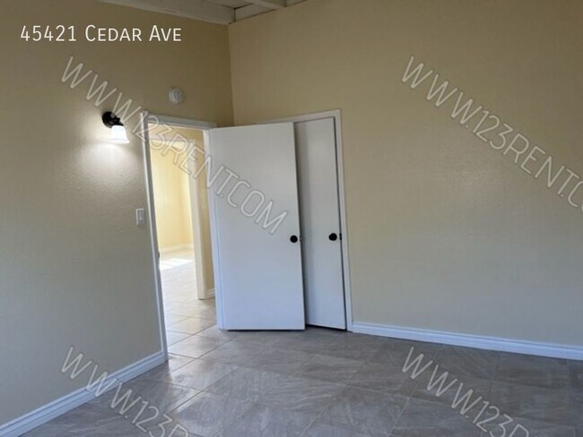 Building Photo - 45421 Cedar Ave