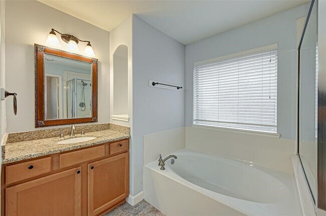 Building Photo - 2214 Falcon Knoll Ln