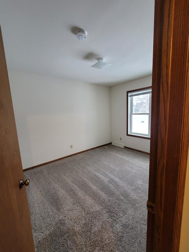 Building Photo - 7008 Longmeadow Rd