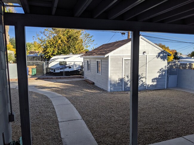 Building Photo - 607 Avenue G