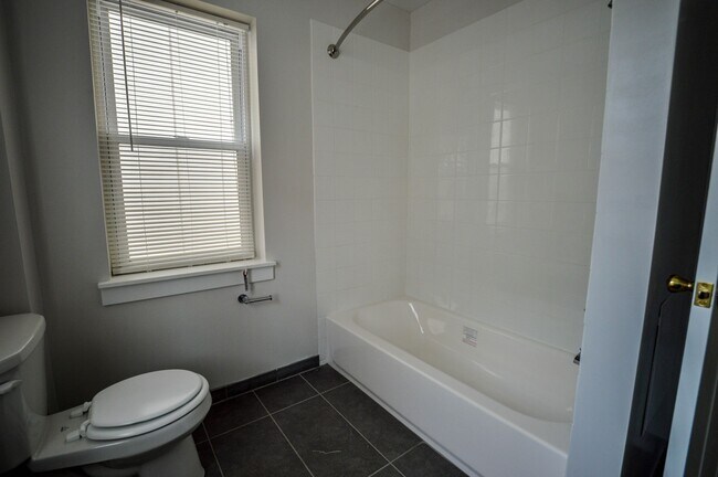 Bathroom - 3721 Chestnut St
