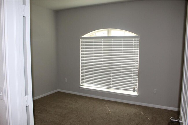 Building Photo - 1409 Bess Cove