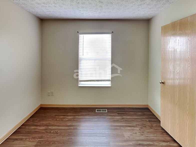 Building Photo - 2236 Dates St