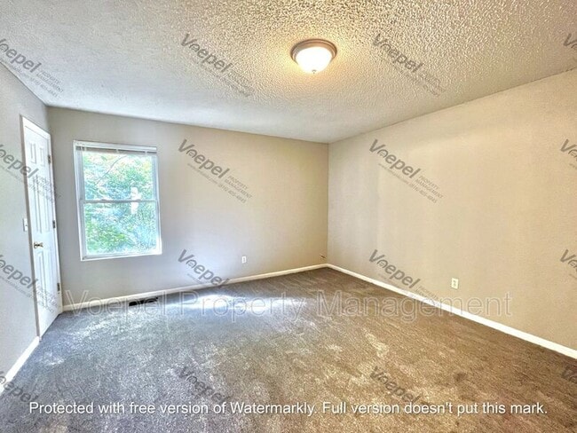 Building Photo - 5644 N Anita Ave