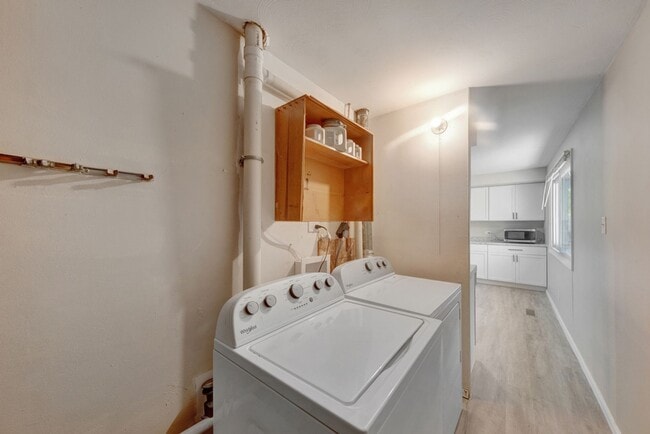 Building Photo - Newly remodeled ranch home