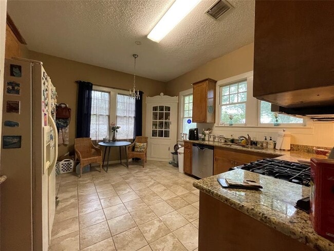 Building Photo - 801 Hudgins St