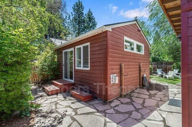 Building Photo - 1252 NW Milwaukee Ave