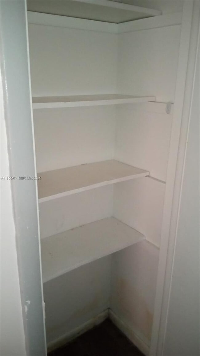 Building Photo - 1841 Cleveland St