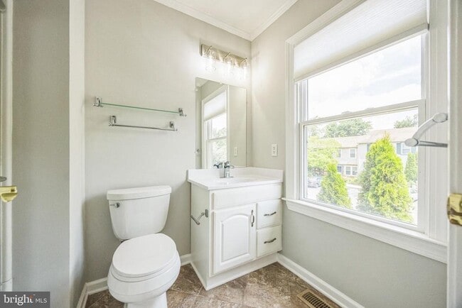 Building Photo - 5503 Red Haven Dr