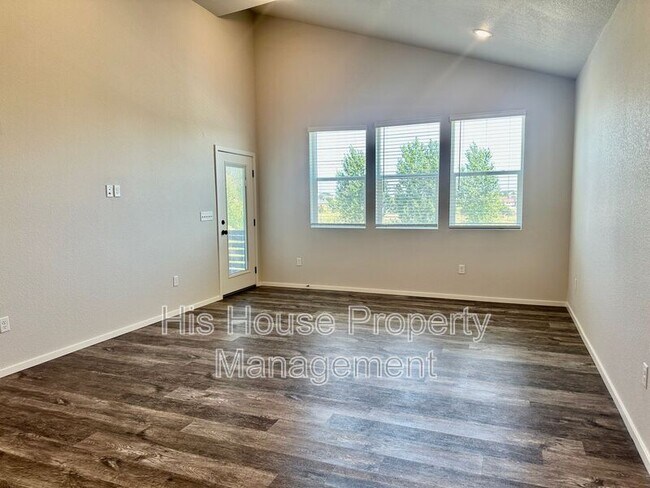 Building Photo - 2080 Autumn Moon Dr