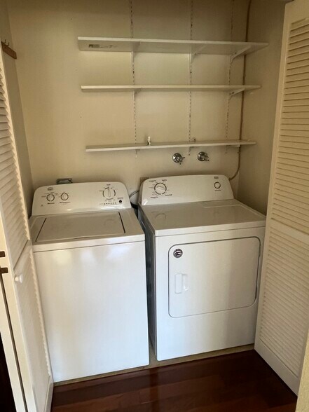 Washer and dryer - 7511 N Edgewater Ave