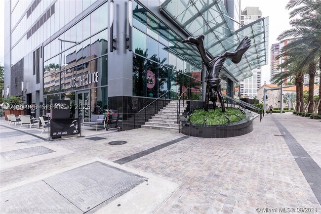 Building Photo - 1451 Brickell Ave