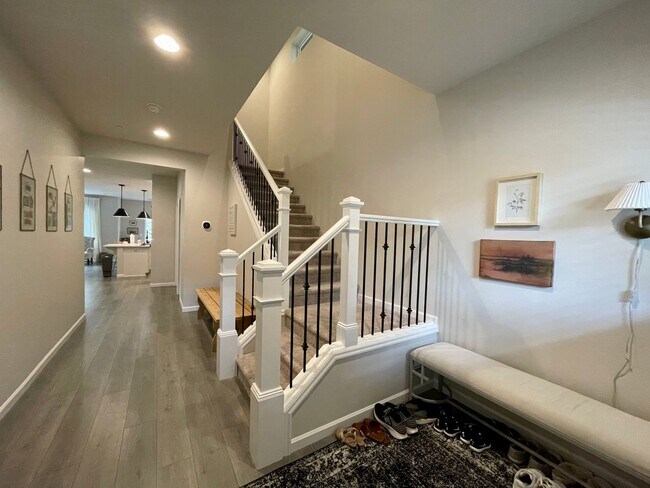 Building Photo - 9756 SW 171st Ave