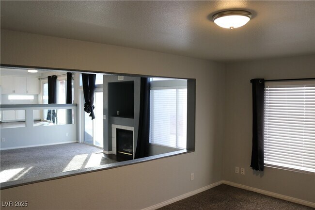 Building Photo - 3733 Deer Flats St