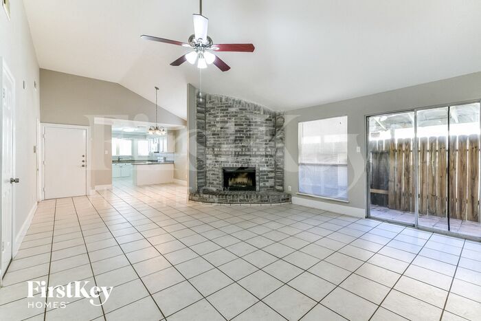 Building Photo - 3823 Ebury Dr