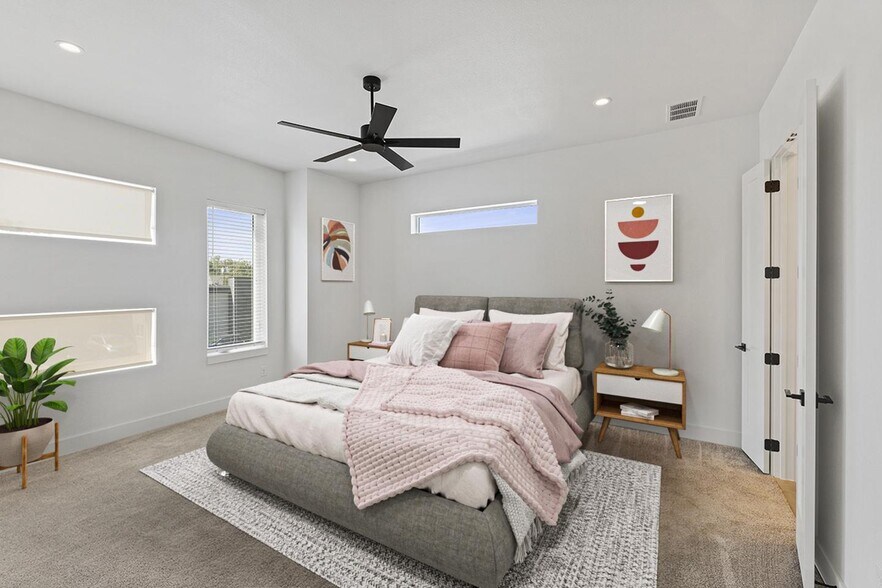 Building Photo - Modern design Oak Lawn townhouse by Inwood...