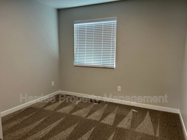 Building Photo - 4987 W Avilla Dr