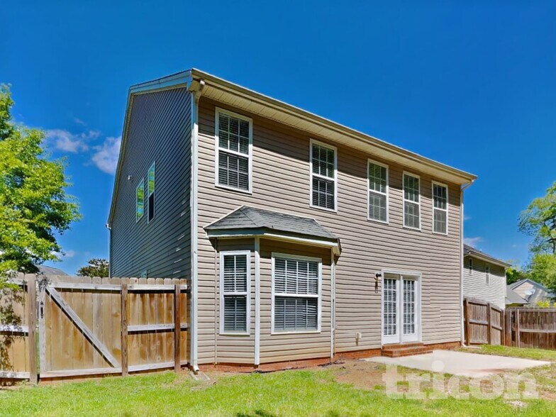 Building Photo - 986 Peachtree Meadows Cir