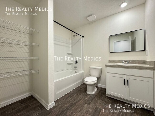 Building Photo - 313 Amberjack Ct