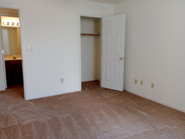 Building Photo - 3500-3502 Delmar Ct.