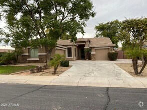 Building Photo - Beautiful 4 bedroom/ 2bath all on one story.