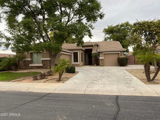 Primary Photo - Beautiful 4 bedroom/ 2bath all on one story.