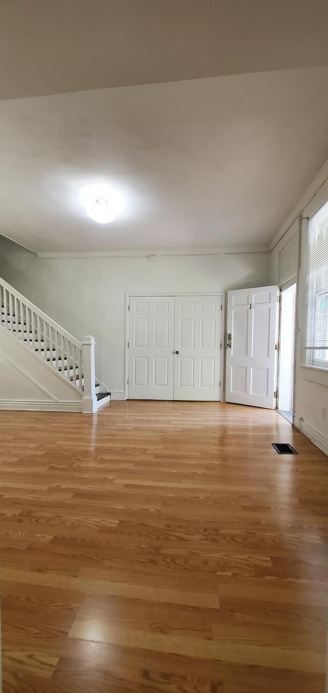 Building Photo - 201 S Broadway St