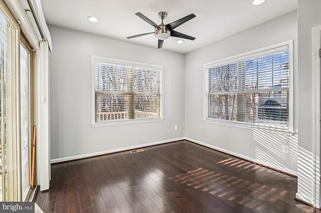 Building Photo - 7523 Holly Ridge Dr