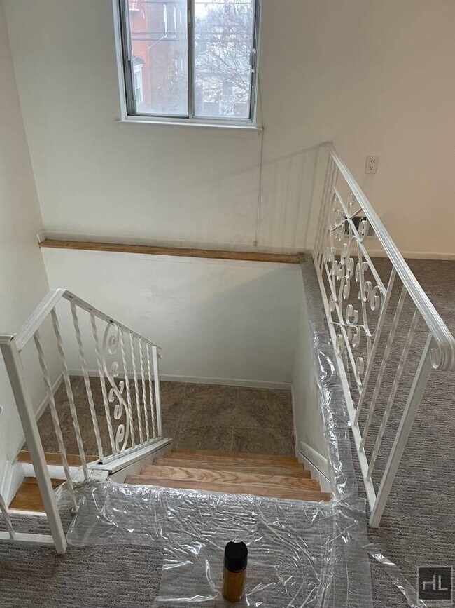 Building Photo - 182 STREET