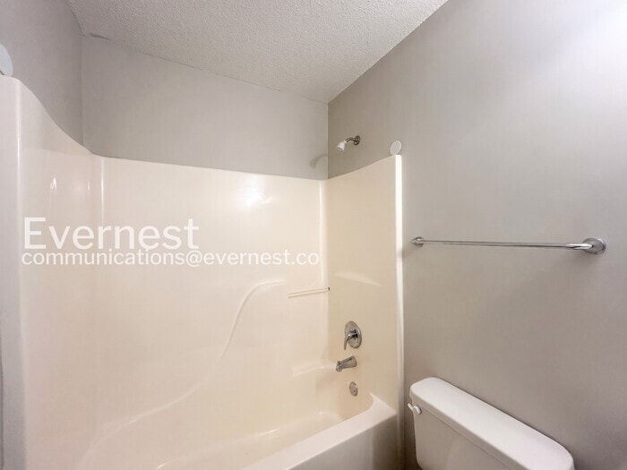 Building Photo - 10721 Ridgefield Dr
