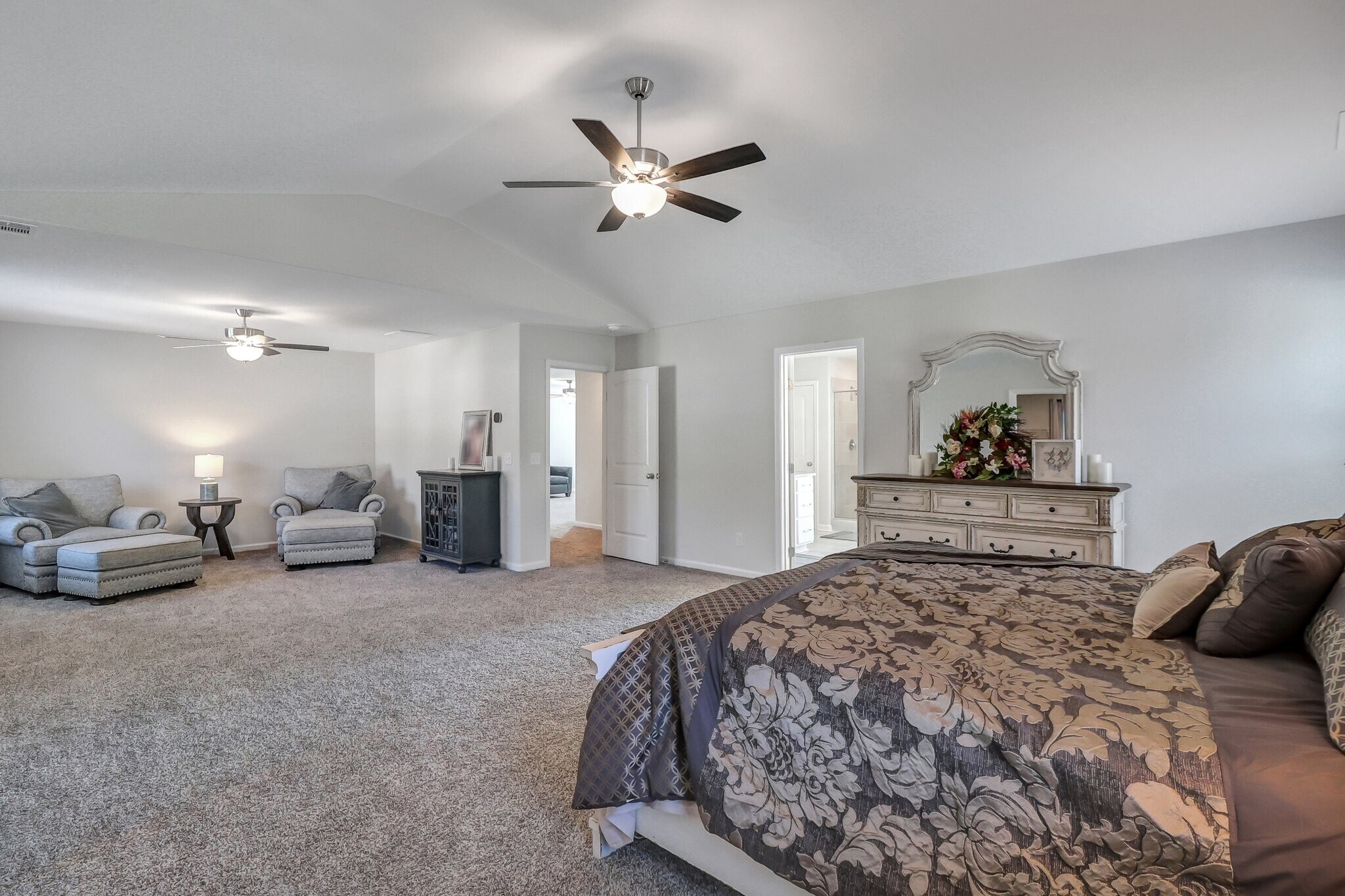 Building Photo - 114 Chalk Farm Way