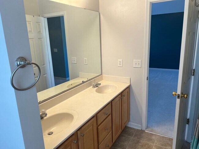 Building Photo - Pet-friendly, 3 Bedroom, 2 Bath Home with Fenced Yard in St. James School Area! Available in May!