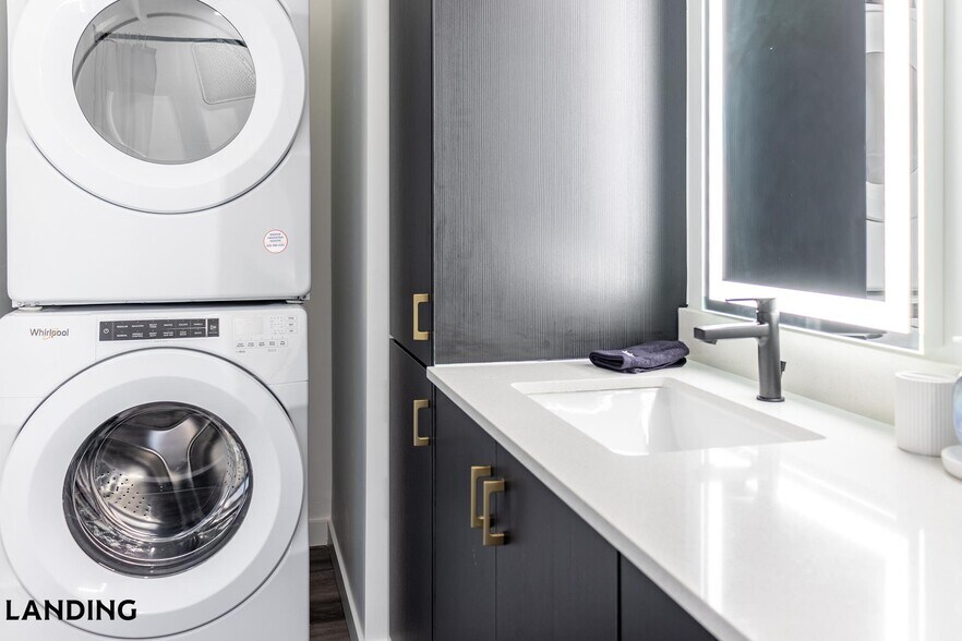 Building Photo - 343 S 400 E