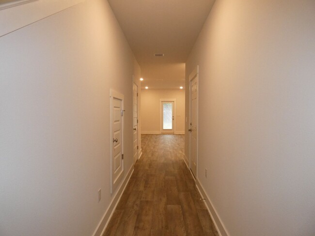 Building Photo - Beautiful New Townhome in Admiral's Quarters