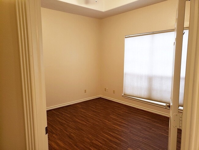 Building Photo - 822 Tangle Oaks Dr
