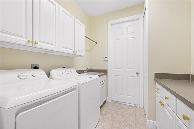 Building Photo - 9301 Briarcliff Trace
