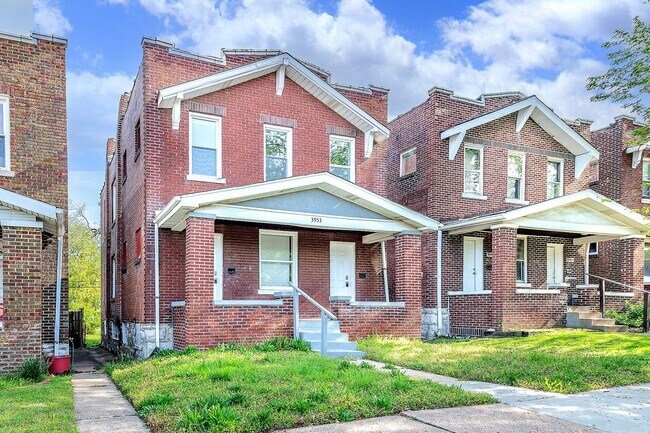 Building Photo - 3953 Tholozan Ave