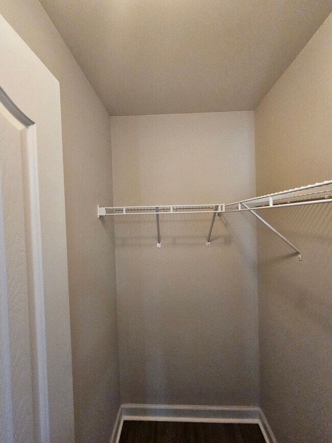 Building Photo - 3 Bed, 2 Bath Home In Woodbury Farm!