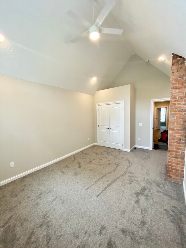 Building Photo - 978 Harrison Ave