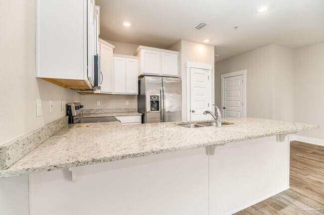 Building Photo - 1528 Farragut Way