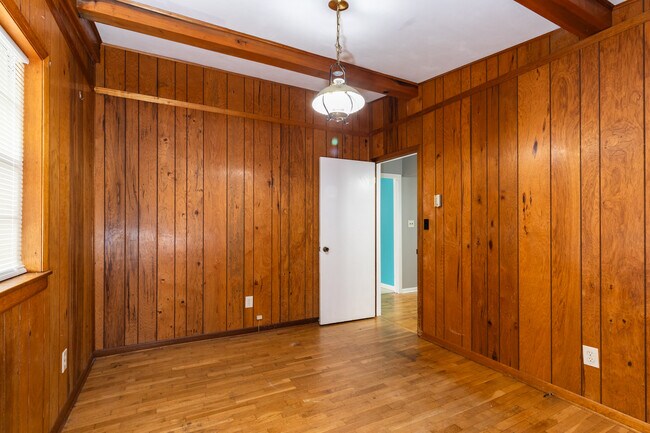 Building Photo - 630 Colonial Dr