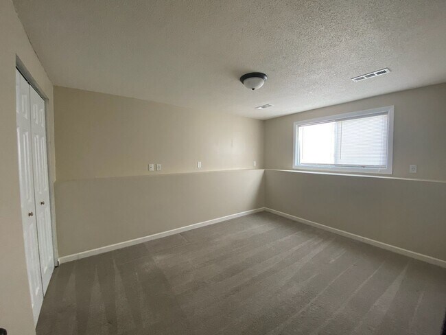 Building Photo - 9460-9462 Griggs Ave