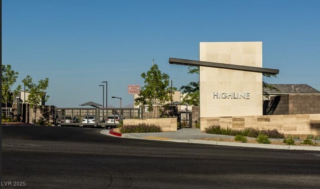 Building Photo - 600 Carriage Hill Dr