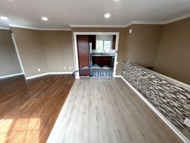 Building Photo - Charming Downey Duplex with Upgrades and Two-Car Garage