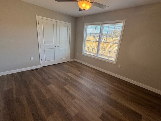 Building Photo - BRAND NEW HOME! 2 Suites with private baths