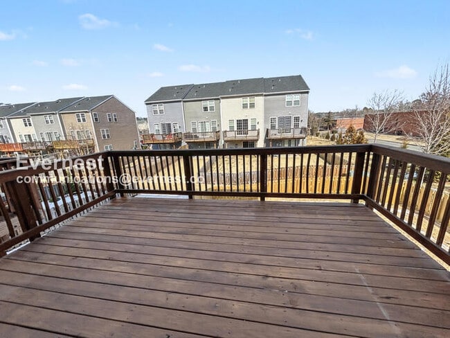 Building Photo - 1325 Claytor Ln